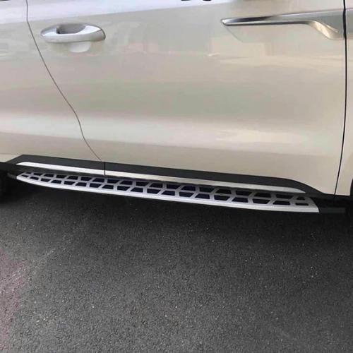 Bệ bước chân Vinfast Limo Green tinh tế chịu lực cực tốt 6