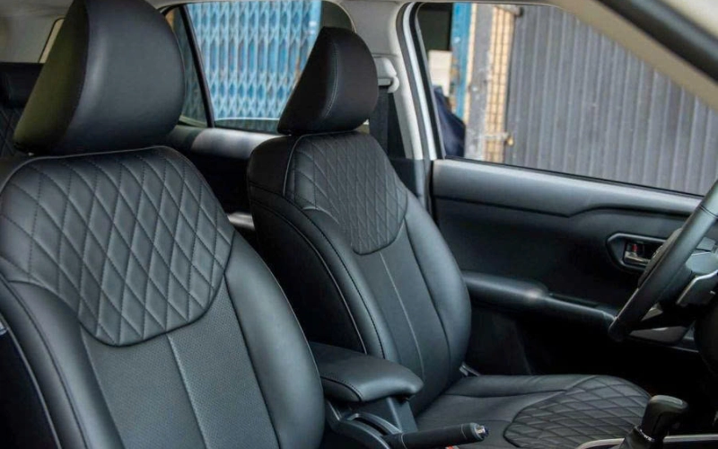 Da Nappa là loại da thật cao cấp thường được chế tác từ da bò non hoặc da dê non bề mặt mềm mại, mịn màng và thoáng khí hơn so với các loại da thông thường