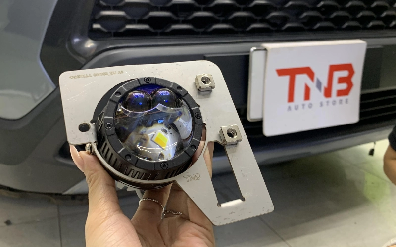 Độ đèn bi gầm Limo Green giúp cải thiện tầm chiếu sáng, nâng cao tính an toàn khi vận hành mà vẫn đảm bảo lắp zin không ảnh hưởng đến hệ thống điện của xe