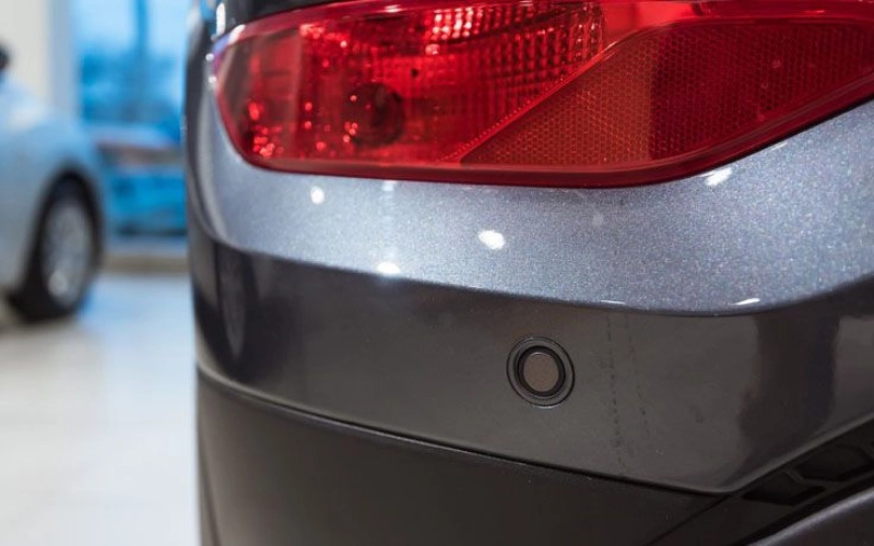 Cảm biến lùi chính hãng được thiết kế tương thích hoàn toàn với xe Limo Green nên khi lắp sẽ không ảnh hưởng đến bảo hành của xe 