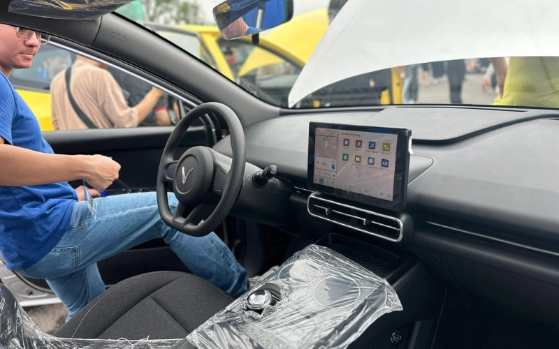 Camera hành trình là phụ kiện không thể thiếu của xe Vinfast Limo Green