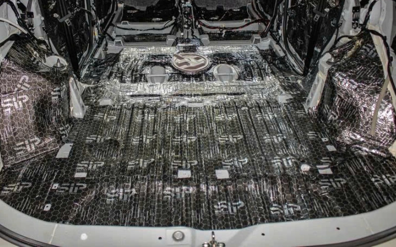 Tư vấn gói dán cách âm, chống ồn Vinfast Limo Green cao cấp 7 Gói dán sàn xe Limo Green giúp giảm tiếng vọng mặt đường 40–60% đặc biệt khi chạy cao tốc