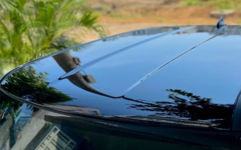 Dán nóc đen VinFast Limo Green đang là lựa chọn được nhiều chủ xe quan tâm bởi sự kết hợp giữa yếu tố thẩm mỹ và công năng