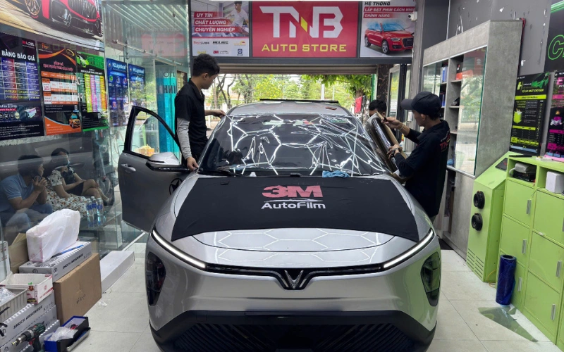 Lợi ích vượt trội khi dán phim cách nhiệt 3M xe Limo Green