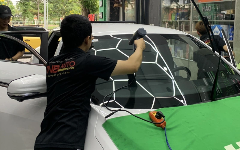 Một số gói dán phim cách nhiệt chất lượng dành cho Vinfast Limo Green