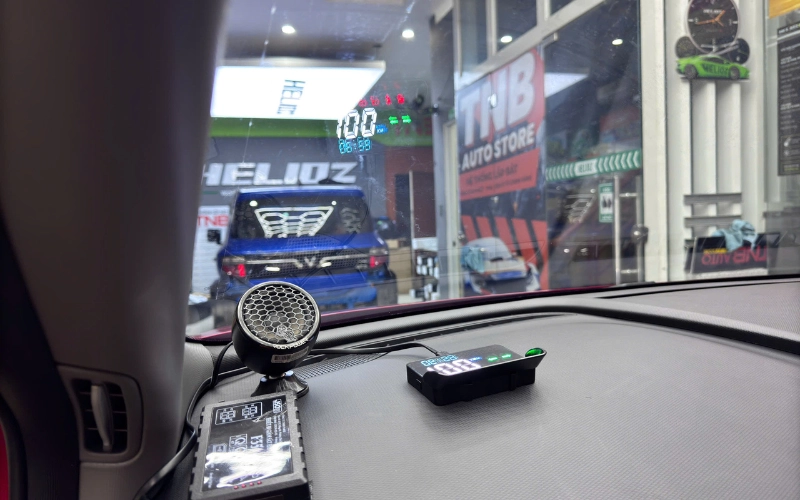 HUD kính lái Limo Green siêu nét thương hiệu MCD91