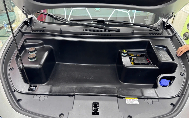 Lắp cốp trước cho Limo Green là giải pháp thông minh giúp biến khoảng trống này thành khoang chứa đồ gọn gàng, tiện lợi và an toàn hơn