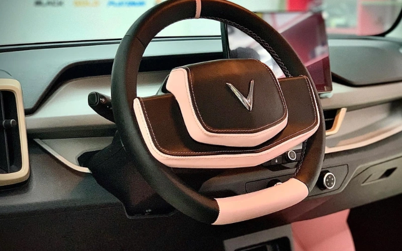 Bọc vô lăng xe Limo Green giúp tăng độ bám tay, hạn chế trơn trượt khi lái xe