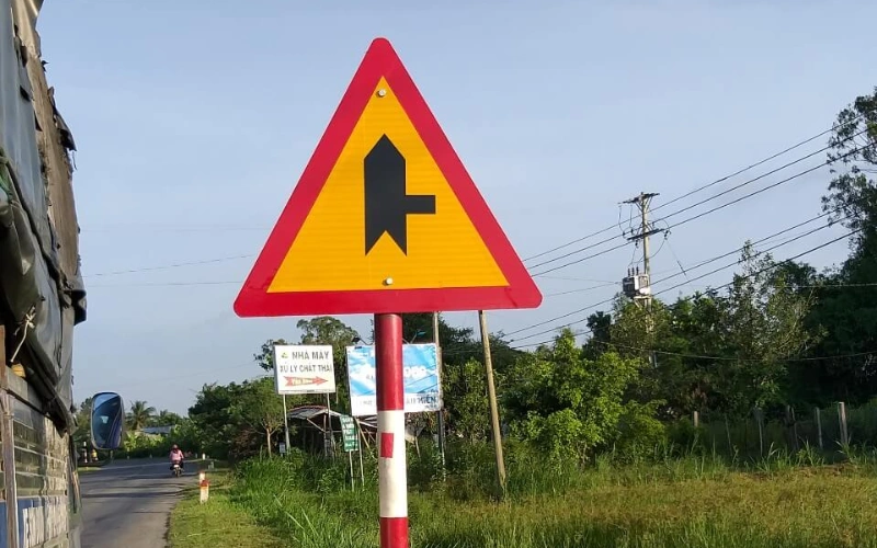 Biển báo nguy hiểm