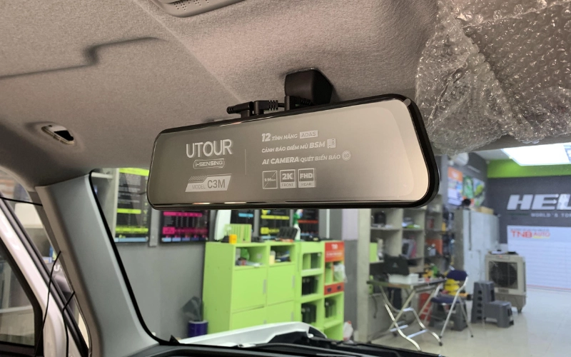 Camera gương điện tử Limo Green ghi hình trước sau rõ nét, hỗ trợ lái thông minh (ADAS) và nhiều tính năng hỗ trợ an toàn khác