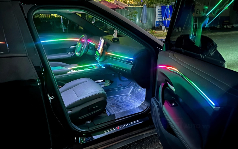 Quy định pháp luật về độ led nội thất ô tô