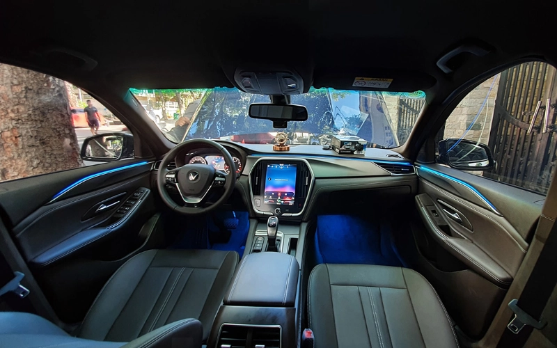 Việc lắp đèn LED nội thất cho VinFast Limo Green là một cách hiệu quả để tăng tính thẩm mỹ và trải nghiệm cho người dùng