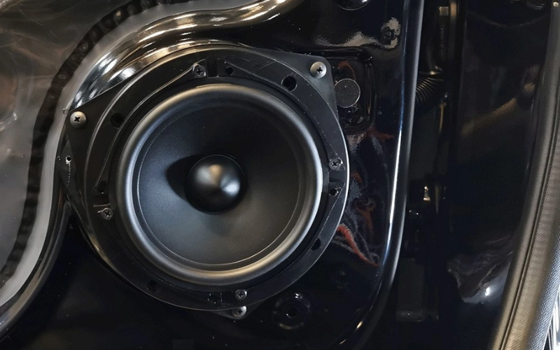 Các gói độ loa cánh cho xe VinFast Limo Green