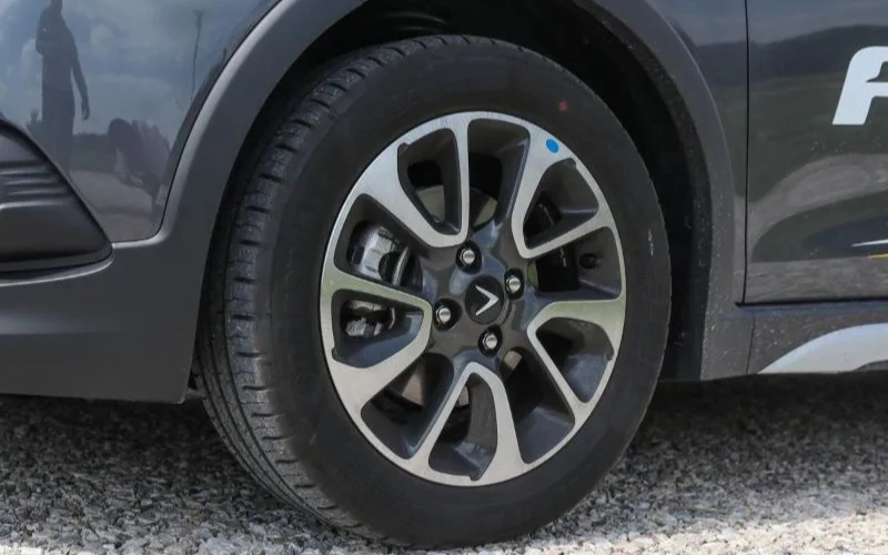 Độ mâm Vinfast Limo Green có đăng kiểm được không? 2 Độ mâm xe Vinfast Limo Green có bị phạt