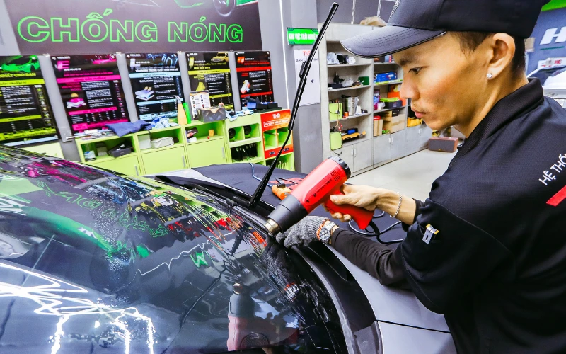 Dán phim cách nhiệt cao cấp cho Vinfast Limo Green