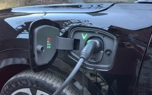 Thói quen sạc pin VinFast Limo Green khoa học giúp xe vận hành ổn định, tiết kiệm chi phí và đảm bảo an toàn cho hành trình