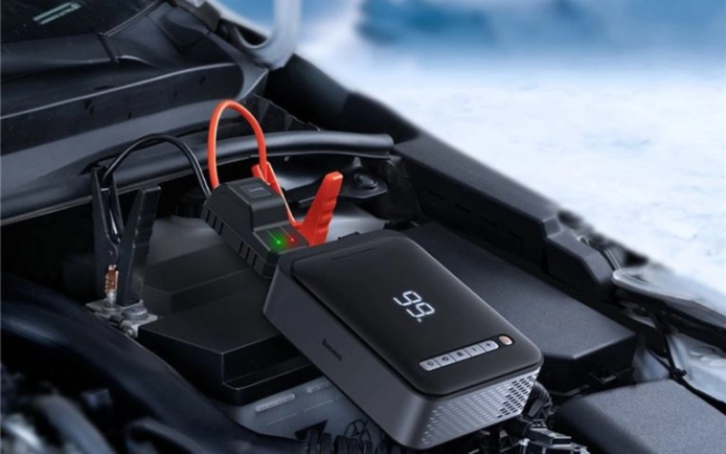 Bộ kích bình mini là thiết bị hỗ trợ khởi động hệ thống điện áp thấp (12V) trên các dòng xe điện như VinFast Limo Green trong trường hợp ắc quy bị cạn điện