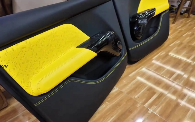 Bọc da tapi cửa Limo Green mẫu mới | Ưu đãi 9 Bộ bọc da tapi cửa Limo Green được thiết kế riêng cho dòng VinFast Limo Green, giữ nguyên toàn bộ vị trí các nút bấm điều khiển, tay nắm cửa, hộc chứa đồ và cả khu vực đèn viền LED