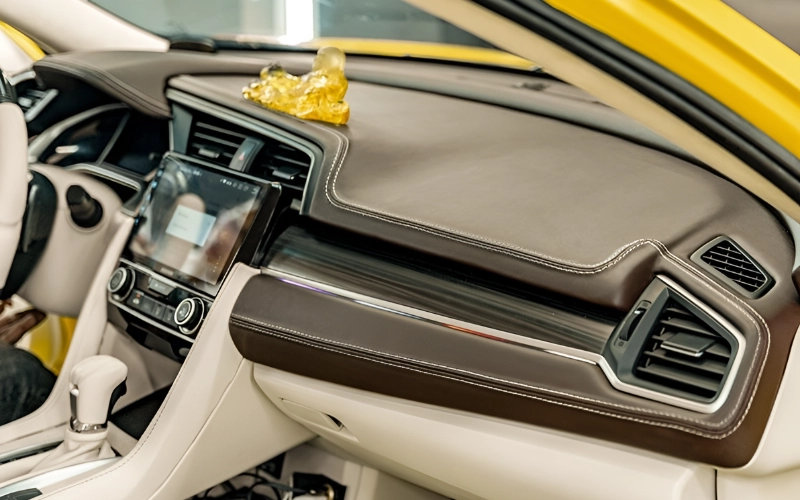 Công dụng của bọc da taplo xe Vinfast Limo Green