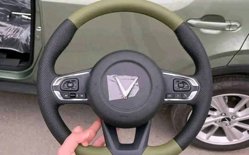 Chất liệu khâu vô lăng VinFast Limo Green phổ biến