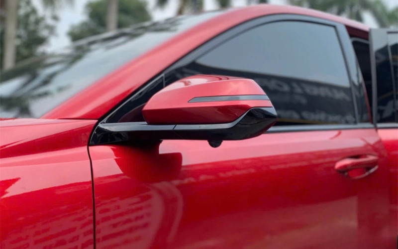 Gương chiếu hậu của xe VinFast Limo Green gập cơ nên có khá nhiều bất tiện