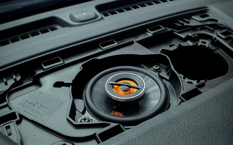 Loa trung tâm Limo Green nâng tầm chất lượng âm thanh 10 Kinh nghiệm cần biết khi lắp loa trung tâm cho xe Vinfast Limo Green