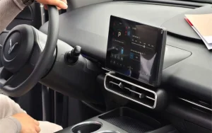 Nội thất xe VinFast Limo Green khá đơn giản các phụ kiện chỉ đáp ứng nhu cầu ở mức cơ bản