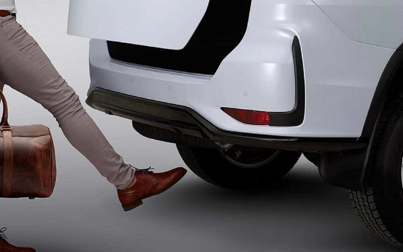 Khi lắp cốp điện cho xe thì đá cốp là một trang bị được nhiều người dùng ưa chuộng