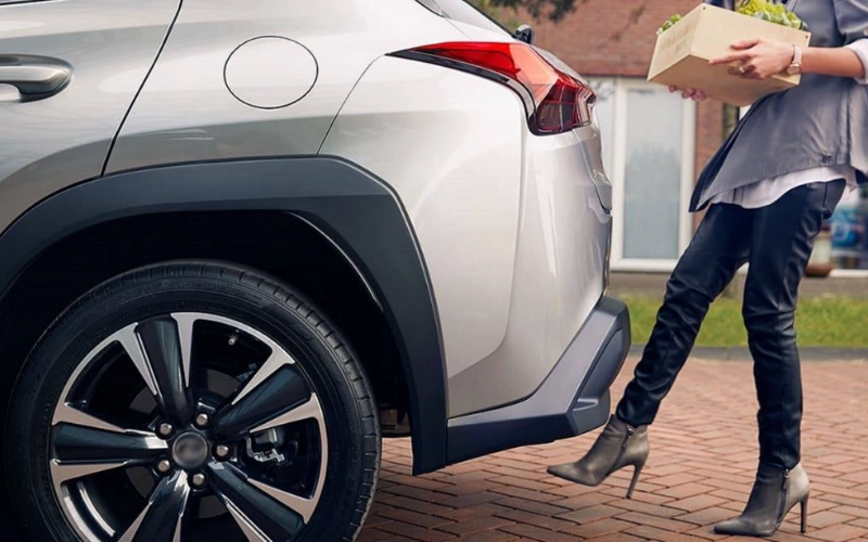 Đá cốp 1 điểm là hệ thống cảm biến cho phép mở hoặc đóng cốp xe bằng thao tác đá chân vào đúng một vị trí cố định phía dưới cản sau