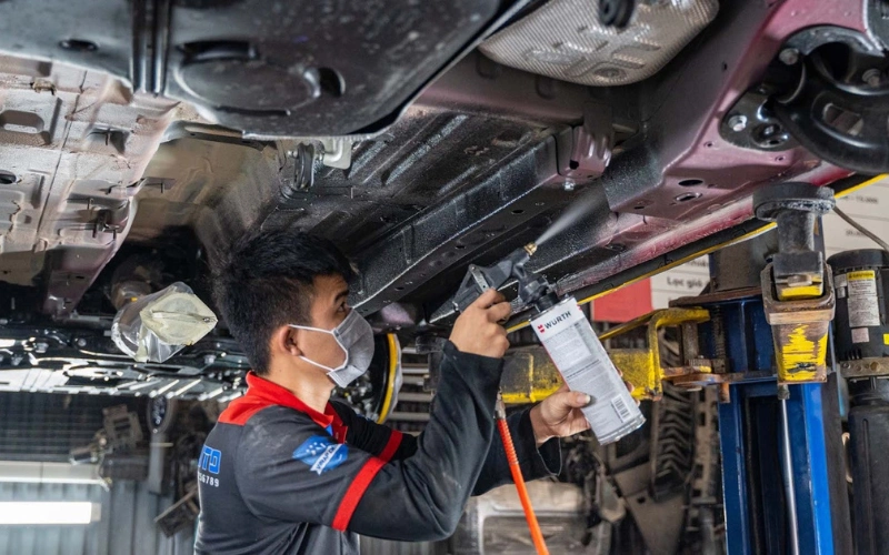  Việc phủ gầm cho Limo Green là bước bảo vệ quan trọng giúp xe vận hành bền bỉ và an toàn hơn trong thời gian dài