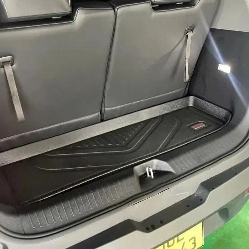 Tấm lót cốp sau Limo Green sạch sẽ, chống trầy 4