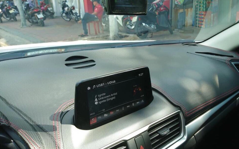 Công dụng của thảm taplo Limo Green 