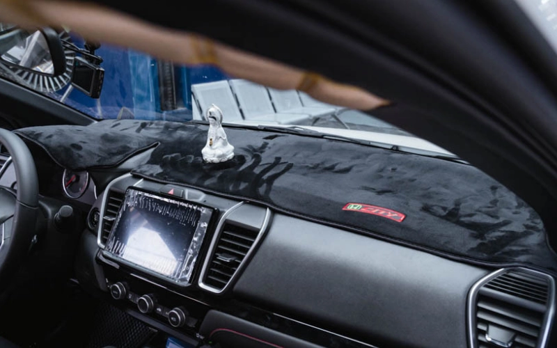 Các loại thảm taplo xe VinFast Limo Green phổ biến trên thị trường