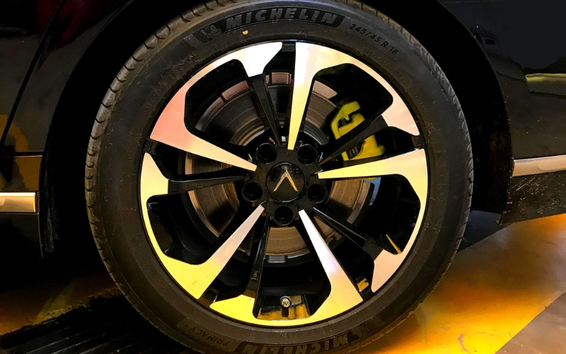 Thay mâm xe Vinfast Limo Green có cần thay lốp không? 3 Những lưu ý quan trọng khi thay mâm và thay lốp trên Limo Green