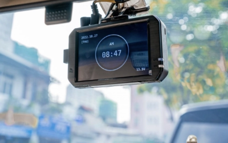 Xe Limo Green chạy dịch vụ có cần lắp camera hành trình? 3 Việc lắp camera hành trình cho xe Limo Green chạy dịch vụ là lựa chọn thông minh giúp tăng tính an toàn, hỗ trợ xử lý tình huống và nâng cao uy tín khi phục vụ khách hàng