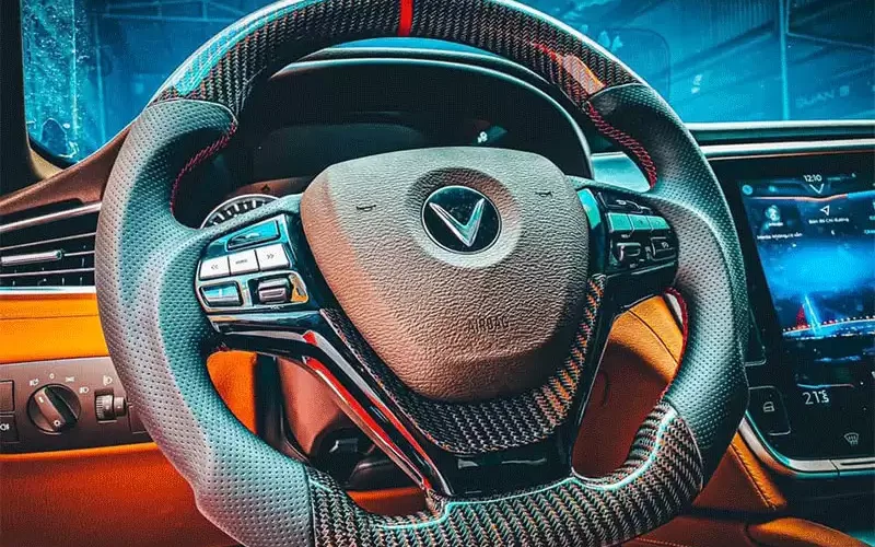 Bọc vô lăng Carbon Limo Green là lựa chọn lý tưởng cho xe dịch vụ hoặc những người thường xuyên di chuyển đường xa mỗi ngày