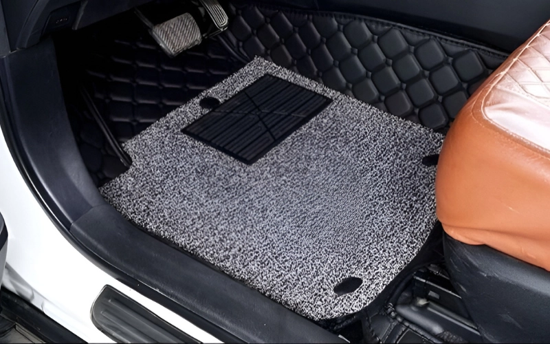 Lót sàn là phụ kiện đơn giản nhưng cực kỳ cần thiết để giữ vệ sinh khoang nội thất xe Vinfast Limo Green