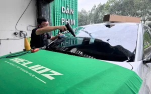 Dán phim cách nhiệt giải pháp chống nóng và bảo vệ nội thất xe Vinfast Limo Green