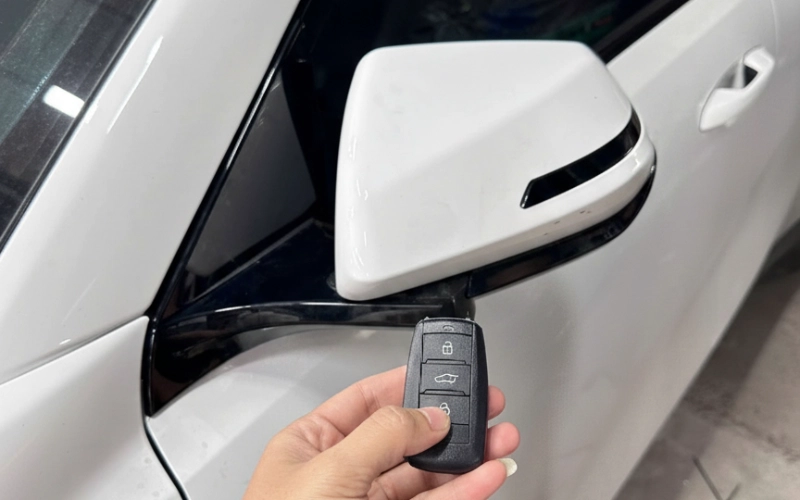 Nâng cấp gập gương điện tự động Vinfast Limo Green tiện lợi giúp xe tránh được các va chạm khi đỗ xe ở không gian hẹp