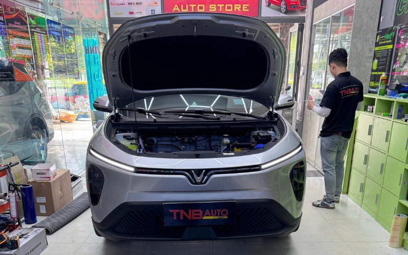 Lắp cốp cốp trước VTRUK cho xe Limo Green tại cửa hàng chính hãng 100% xuất đầy đủ hóa đơn và bảo hành trọn đời 