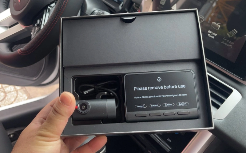 Hướng dẫn cách lắp camera hành trình xe Vinfast Limo Green 20 Chuẩn bị dụng cụ trước khi lắp camera hành trình cho xe Limo Green