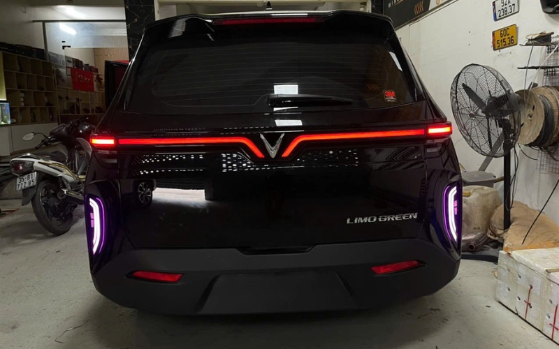 Lắp Led cản sau Vinfast Limo Green - Đa dạng màu, lắp zin 10 Xe Vinfast Limo Green sau khi lắp led cản sau