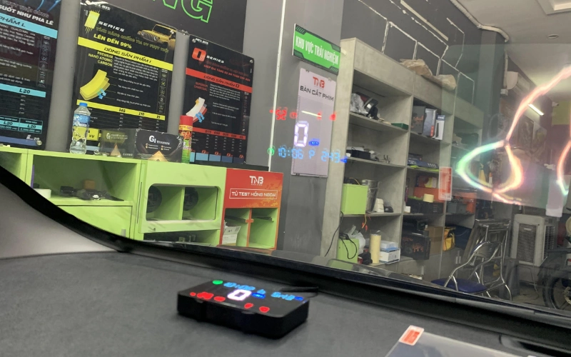 Màn hình HUD kết nối Canbus được nhiều chủ xe đánh giá cao nhờ khả năng hiển thị chính xác, hoạt động ổn định