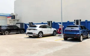 Sạc nhanh DC phù hợp khi cần sạc gấp trên đường