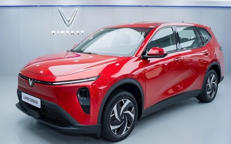 Xe điện VinFast Limo Green đôi khi gặp các lỗi nhỏ như màn hình trung tâm treo, nút bấm không phản hồi, hoặc hệ thống báo lỗi không rõ nguyên nhân