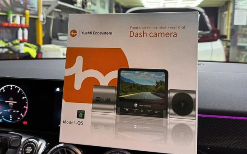 Camera hành trình 3 mắt Yuemi Q5 là lựa chọn nổi bật nhờ chất lượng hình ảnh, độ bền và khả năng vận hành ổn định