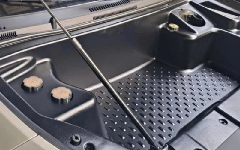 Cốp trước nhựa cho Limo Green được quảng bá rộng rãi trên thị trường với nhiều ưu điểm như giá rẻ, lắp đặt nhanh, hình thức bắt mắt