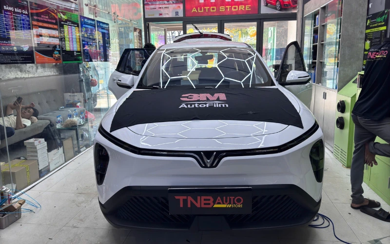 Hệ thống TNB Auto đại lý dán phim 3M chính hãng tại TPHCM 11 Hệ thống TNB Auto là đại lý dán phim cách nhiệt 3M chính hãng tại TP.HCM, có tên trong danh sách đại lý được 3M Việt Nam công bố và cho phép
