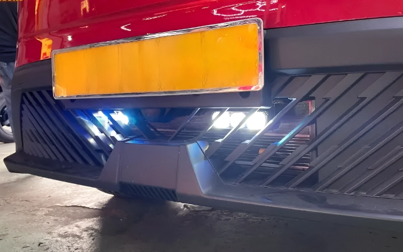 Lắp đèn trợ sáng cho Limo Green có bị phạt không? 10 Theo quy định hiện hành, pháp luật không cấm lắp đèn trợ sáng cho ô tô tuy nhiên việc lắp đặt phải tuân thủ đúng kỹ thuật và tiêu chuẩn an toàn