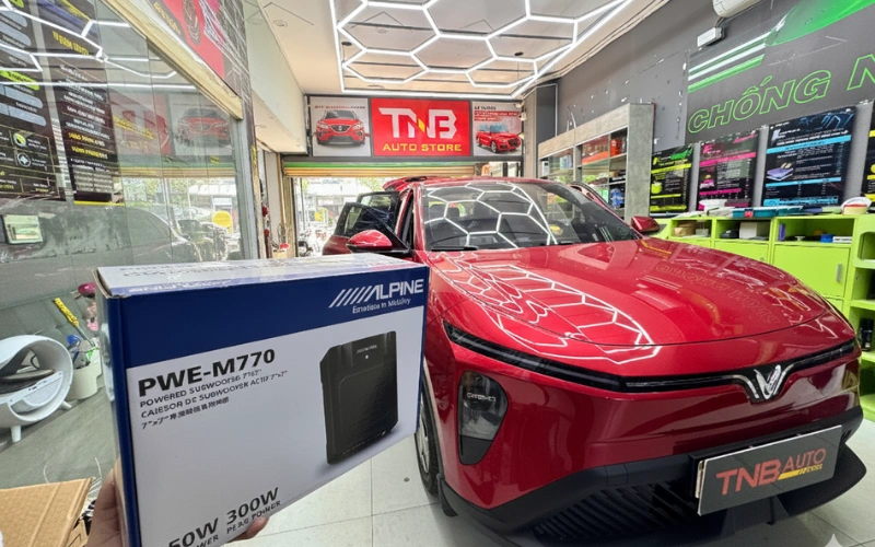 Lắp loa sub điện cho xe Vinfast Limo Green có bị phạt không? 16 Nhiều chủ xe VinFast Limo Green mong muốn nâng cấp âm thanh bằng loa sub điện để cải thiện dải trầm, tăng trải nghiệm nghe nhạc